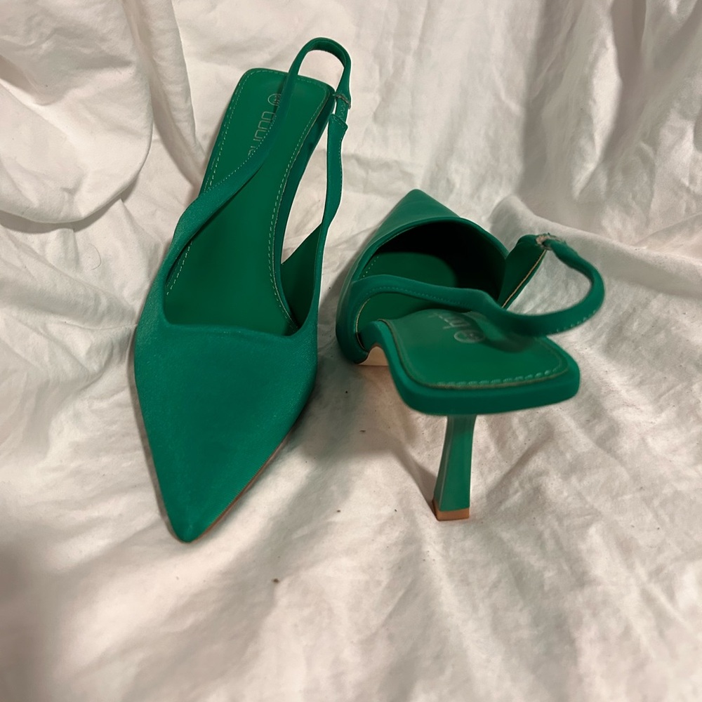 Elegant Green Slingback Heels